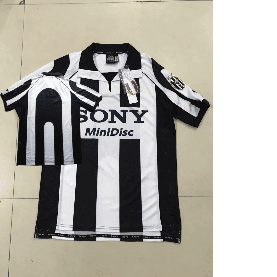 Juventus 97/98 home jersey